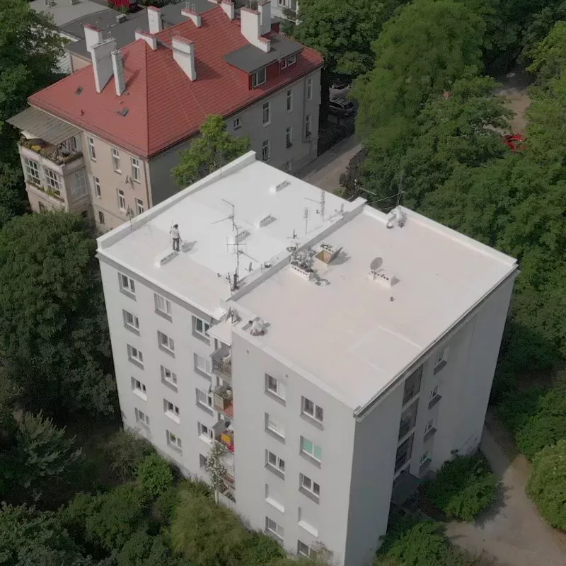 Neoproof Polyurea R – zaawansowana membrana hydroizolacyjna do dachów i tarasów